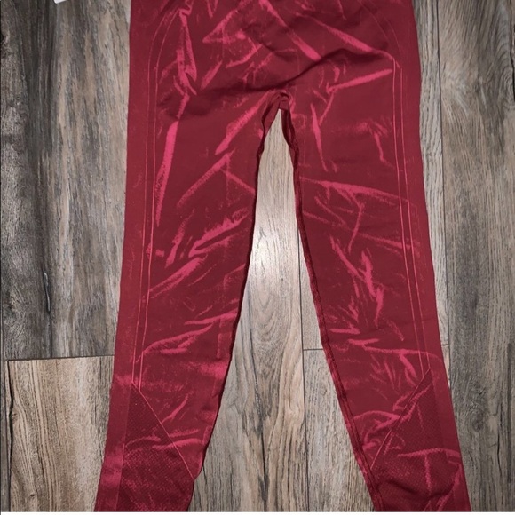 Lululemon seamless leggings. A11 - Picture 5 of 6